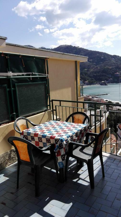 Calipso Apartment Леванто Екстериор снимка