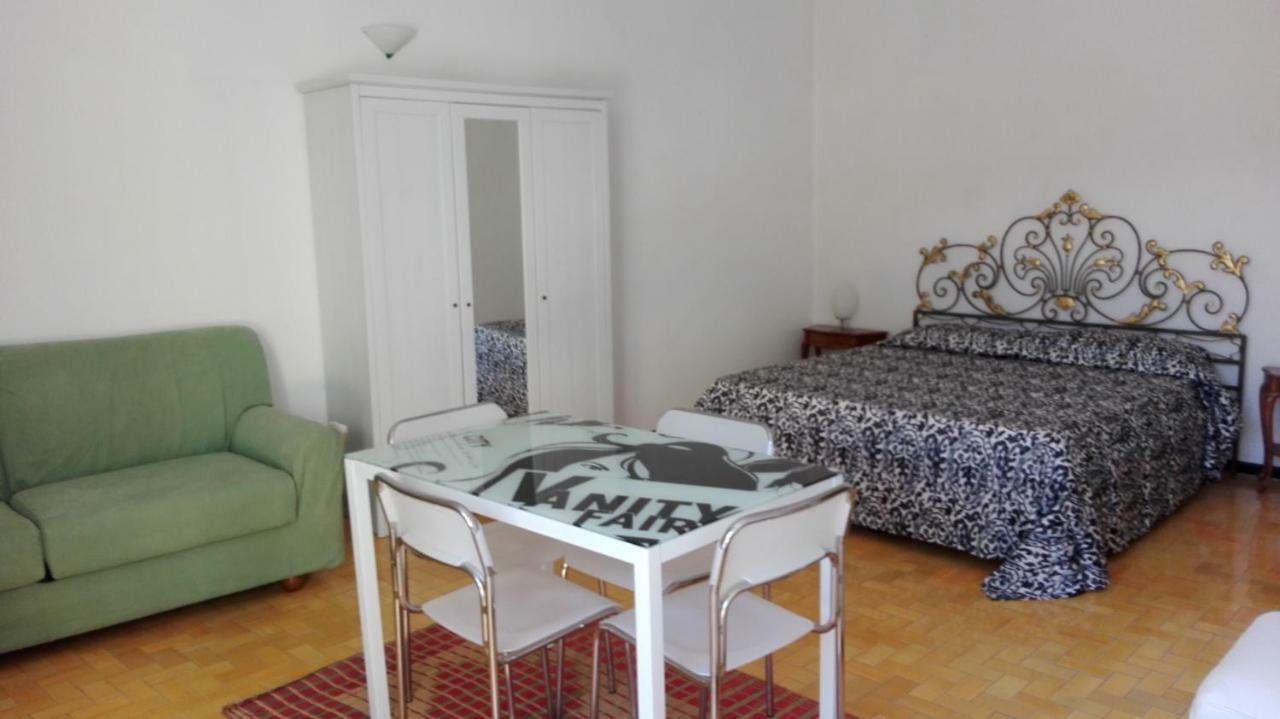 Calipso Apartment Леванто Екстериор снимка